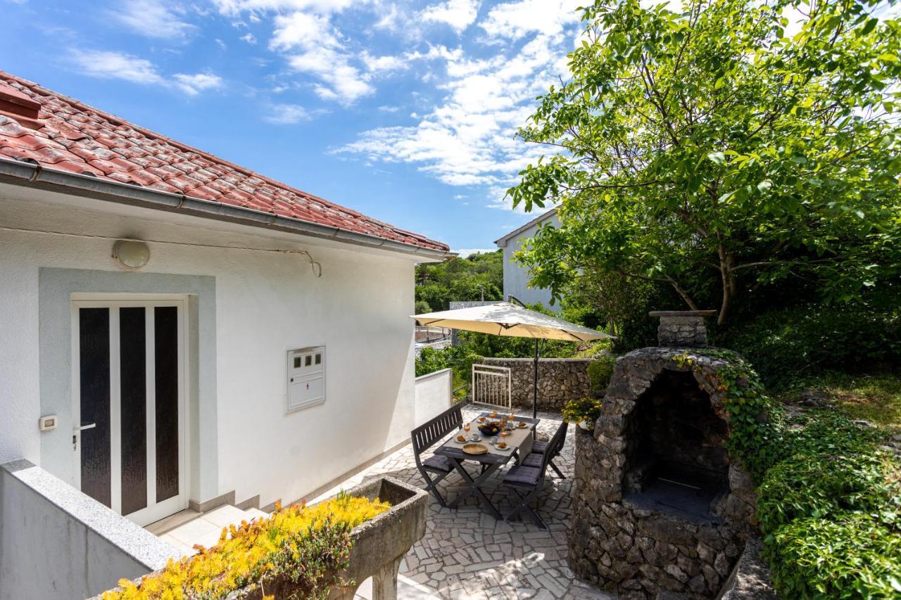 Apartman Maris Vrbnik Eksteriør billede