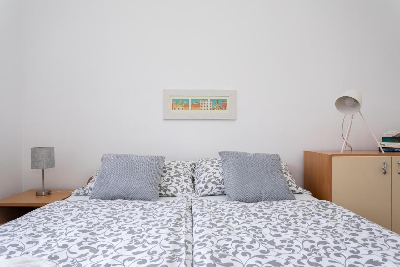 Apartman Maris Vrbnik Eksteriør billede
