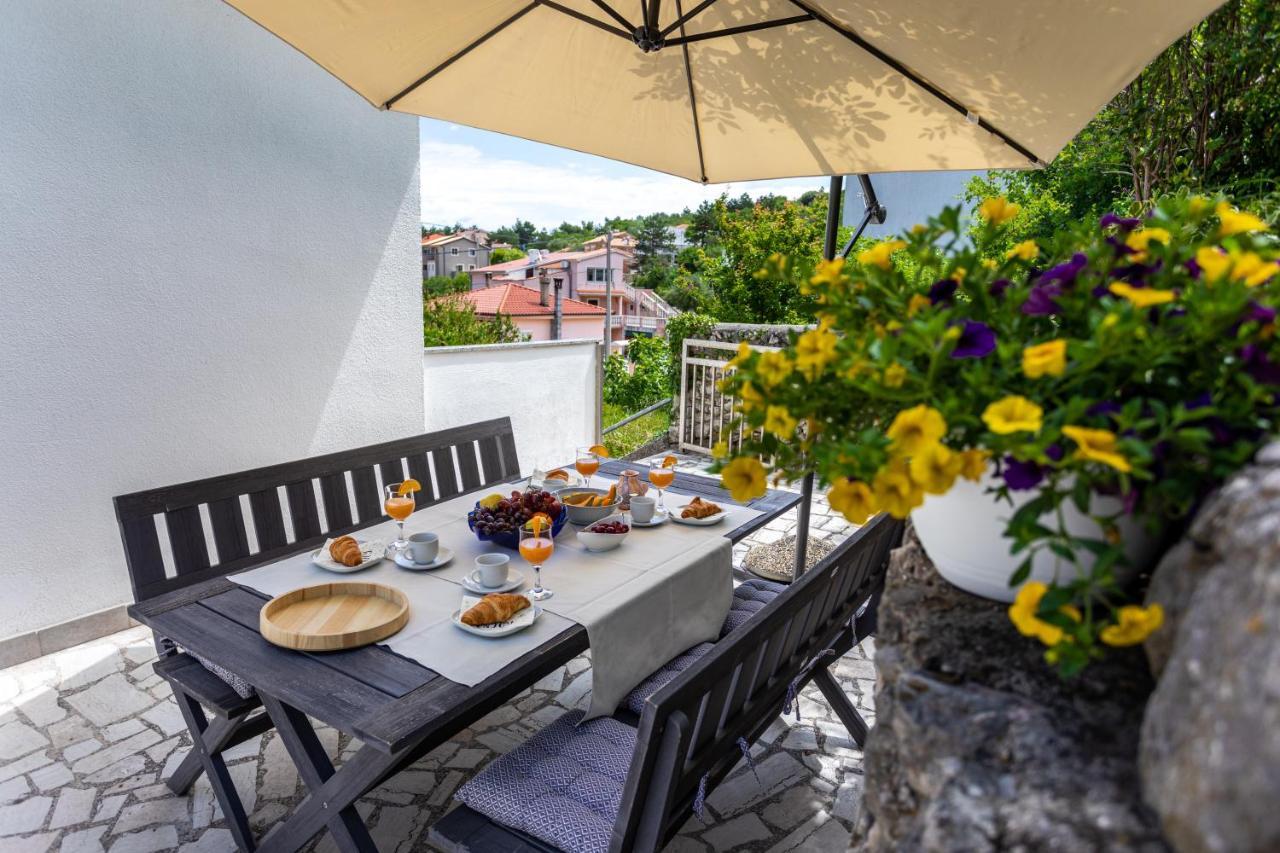 Apartman Maris Vrbnik Eksteriør billede