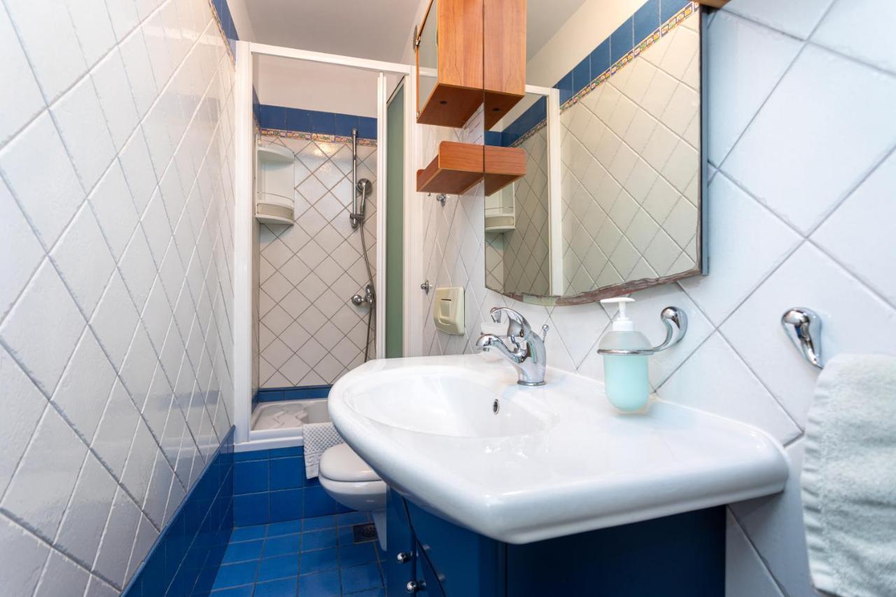 Apartman Maris Vrbnik Eksteriør billede
